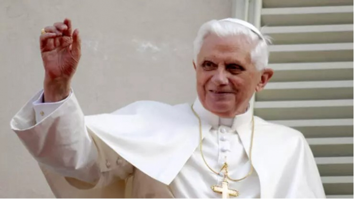  Papa  XVI Benediktin  xaçı oğurlanıb 