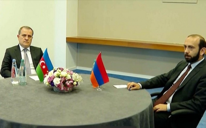 Les ministres des Affaires étrangères azerbaïdjanais et arménien s