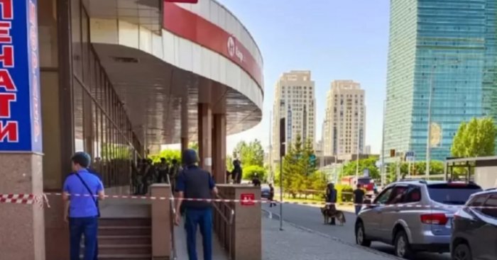    Astanada bankın girov götürülən 7 əməkdaşı azad edilib -    YENİLƏNİB      