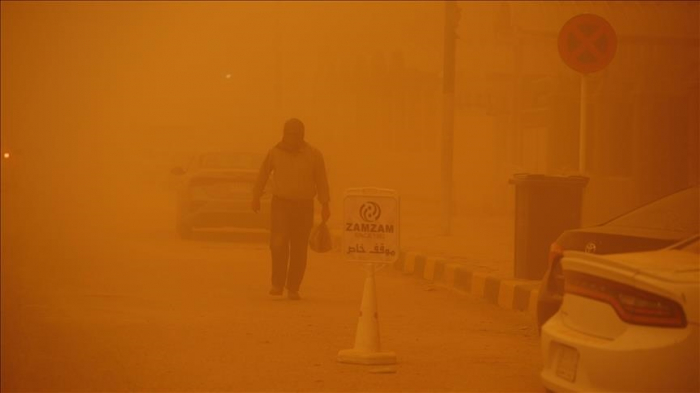 Iran : 330 personnes hospitalisées après une tempête de sable à Téhéran