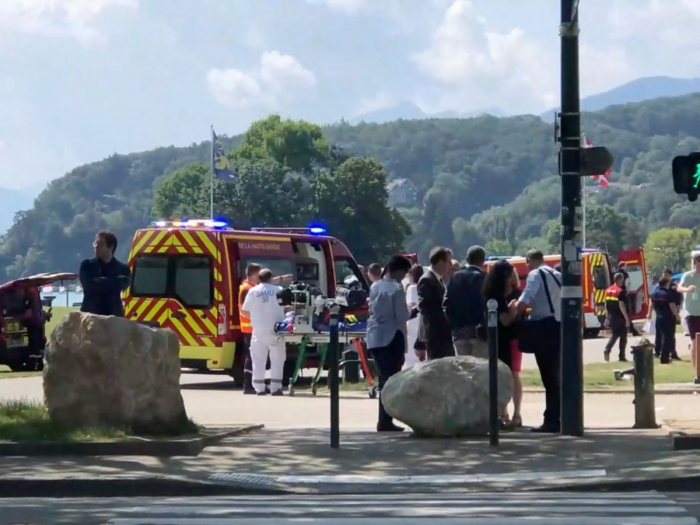 Six blessés, dont quatre enfants, après une attaque au couteau à Annecy en France