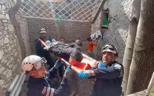  Dam örtüyünü təmir edərkən yıxıldı -  VIDEO  