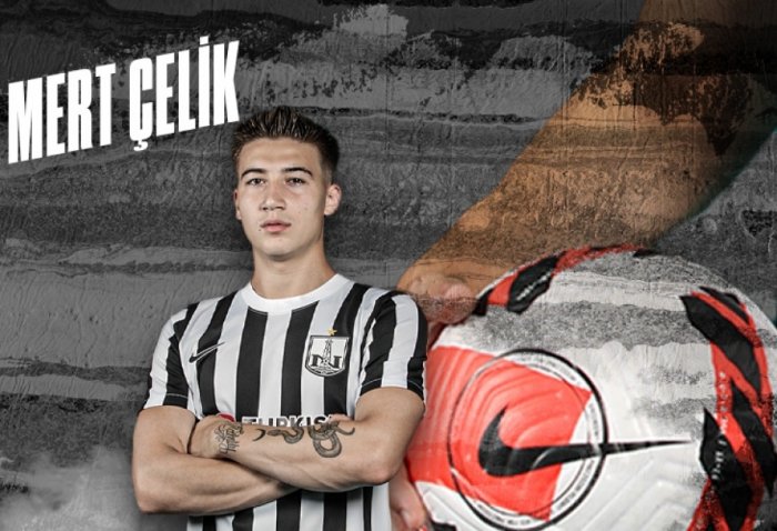 “Neftçi” Mert Çeliklə yolları ayırdı  
