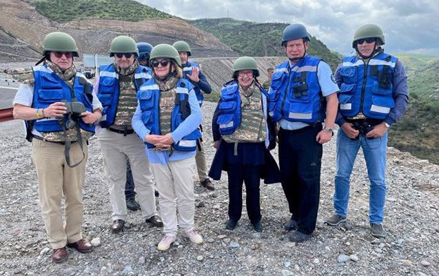    Avropalı deputatlar Həkəri körpüsündə -    Foto     
   