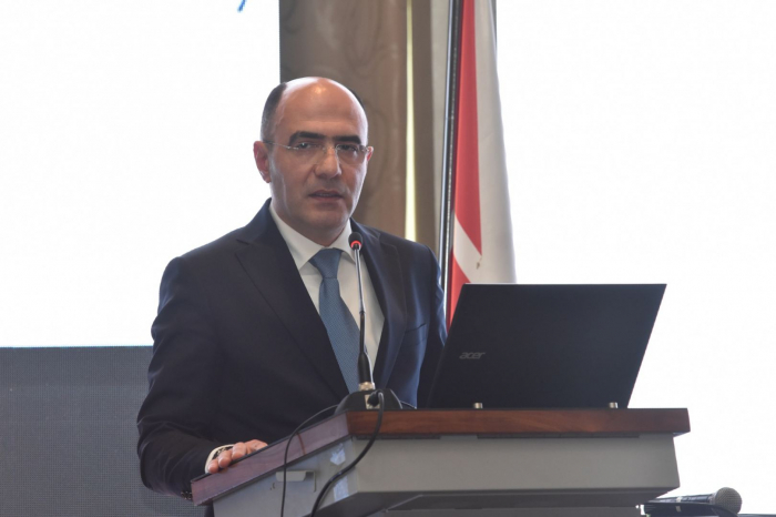       Nazir müavini:    “Azərbaycanda dərman vasitələri bahadır”   