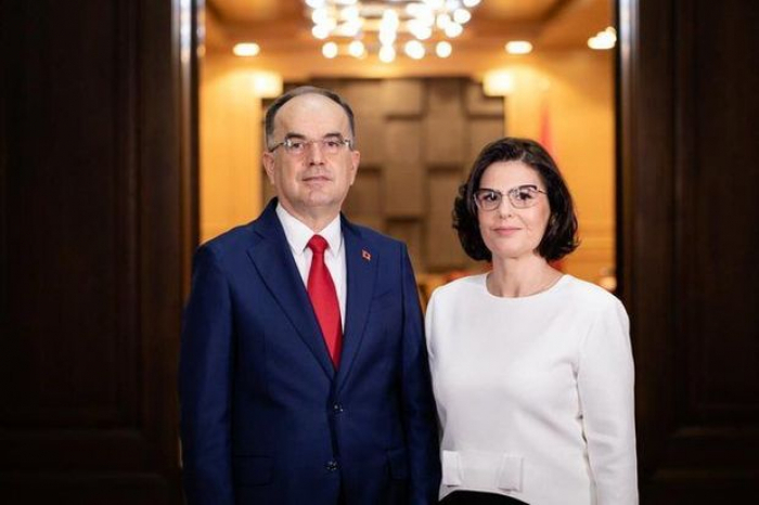  Se organizó un almuerzo oficial en honor del Presidente de Albania y su esposa 