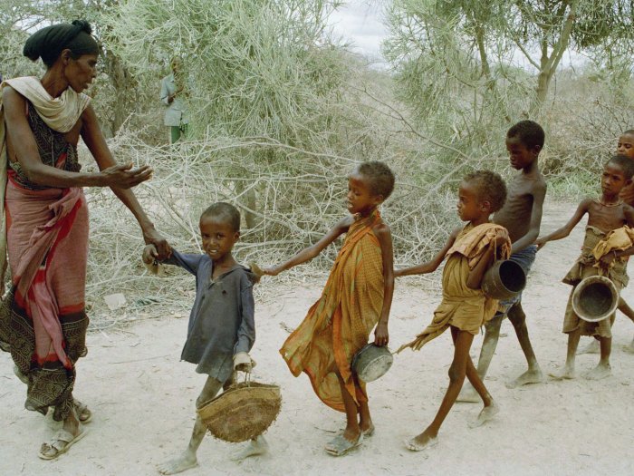    Sonra bildim ki, Afrikanın "evi" çoxdan yıxılıb...     