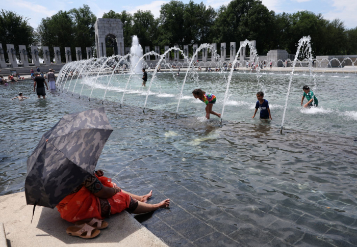 For 2nd day running, world hits new record hottest day ever