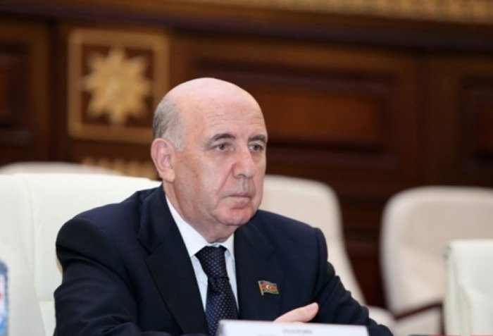    "Dərmanların keyfiyyəti ilə bağlı problem var" -    Komitə sədri      