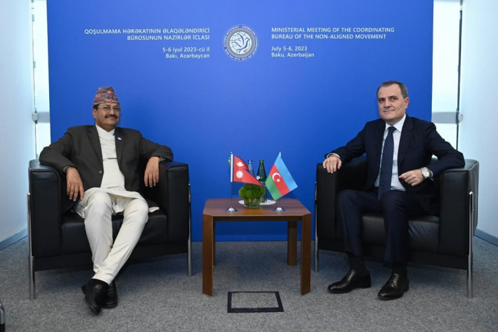   Außenminister Aserbaidschans und Nepals tauschen Meinungen zu Themen von beiderseitigem Interesse aus  