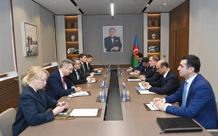 Ceyhun Bayramov Almaniyanın dövlət naziri ilə görüşüb  
