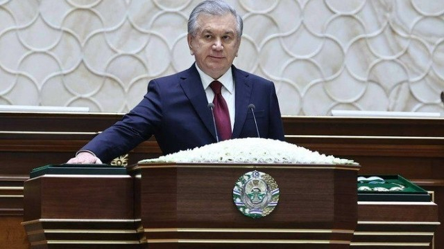    Şavkat Mirziyoyev and içdi      
