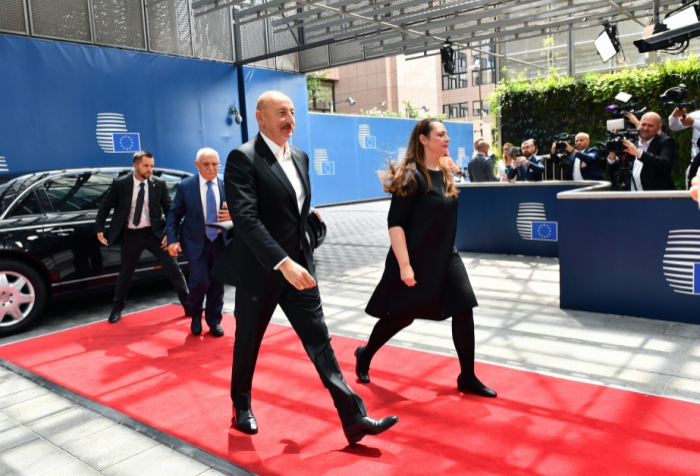  Treffen zwischen den Staats- und Regierungschefs Aserbaidschans, des EU-Rats und Armeniens endete in Brüssel 