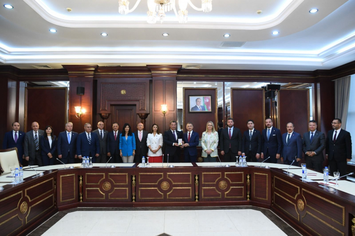 Azerbaijani MPs hold meeting with Turkish delegation