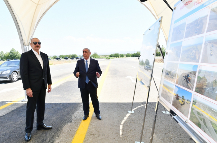  Le président Aliyev inspecte l’avancement de la construction d’un tronçon de la route Ahmadbeyli-Fuzouli-Choucha