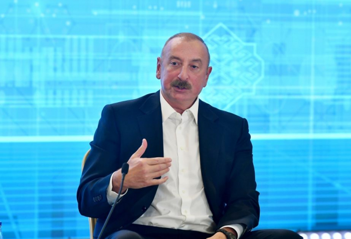   Präsident Ilham Aliyev wendet sich an ehemalige intern vertriebene Aserbaidschaner  