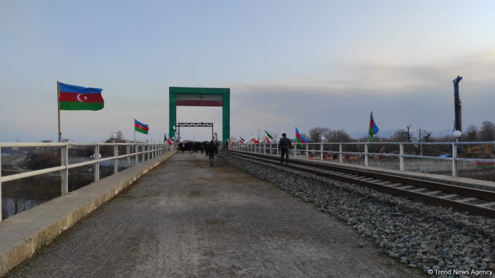 Azerbaijan, Iran agree to boost bridge construction over Astarachay river