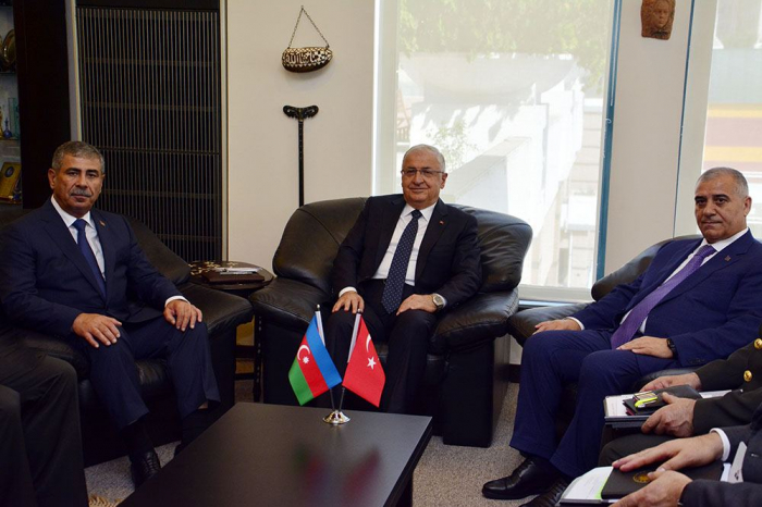   Azerbaijani defense minister meets with Turkish counterpart   