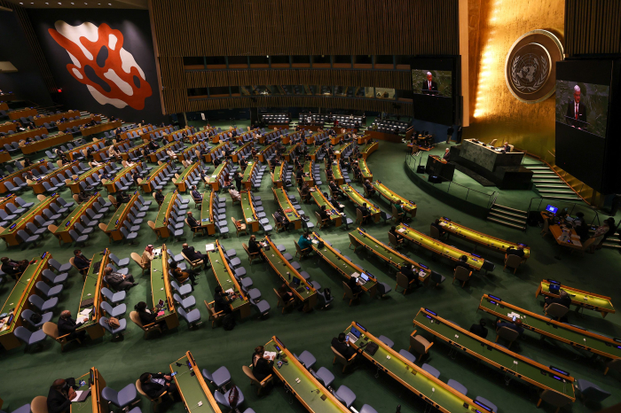 UN General Assembly adopts resolution deploring violence against holy books