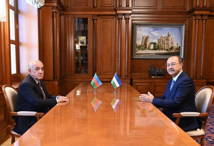 PM Abdulla Aripov invites his Azerbaijani counterpart to Uzbekistan