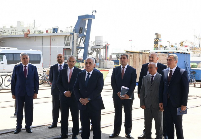   Aserbaidschanischer Premierminister besucht die Baku-Werft  