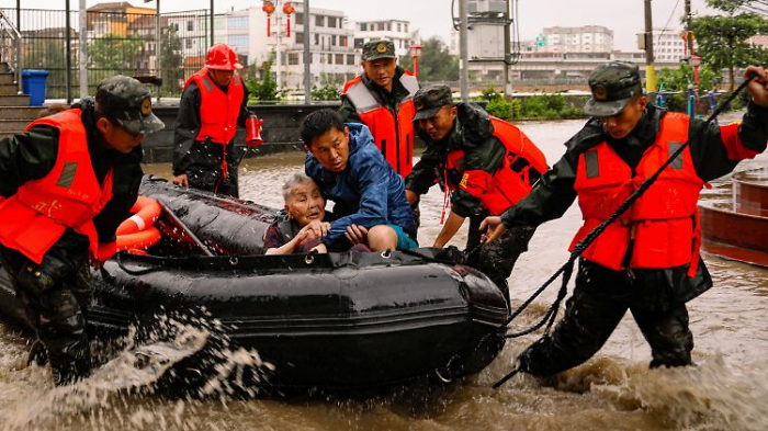   Peking bringt Zehntausende in Sicherheit  