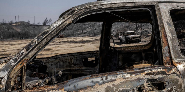 Incendies en Grèce : évacuations après une explosion dans un entrepôt de munitions près de Volos