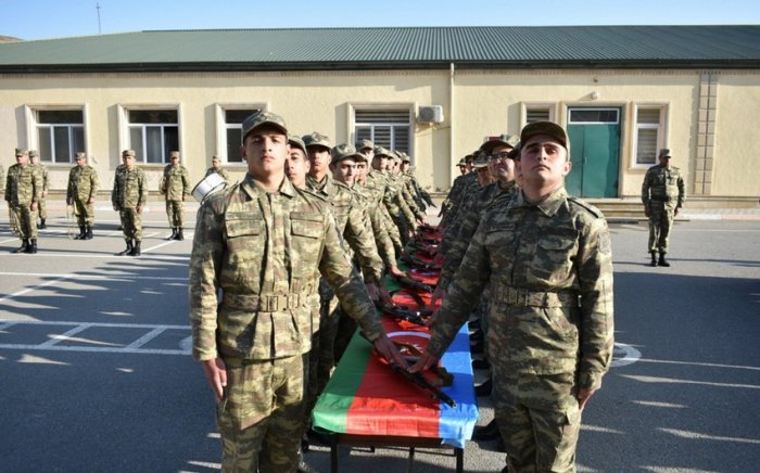    Hərbi xidmətə iyul çağırışı başa çatıb  
   