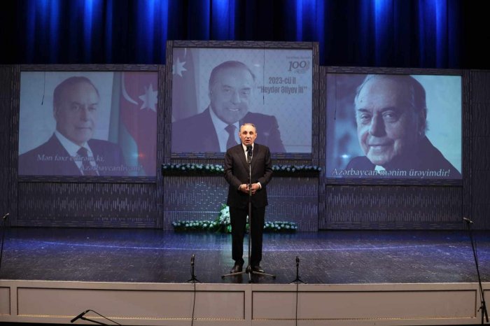    Milli Mətbuat Günü münasibəti ilə Baş Prokurorluq tədbir təşkil edib  
   