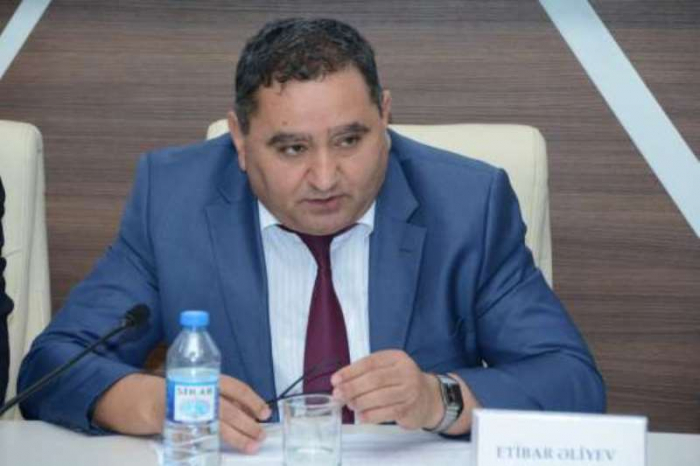   "Rektorların əksəriyyəti 10 ildən çoxdur işləyir" -   Deputat        
