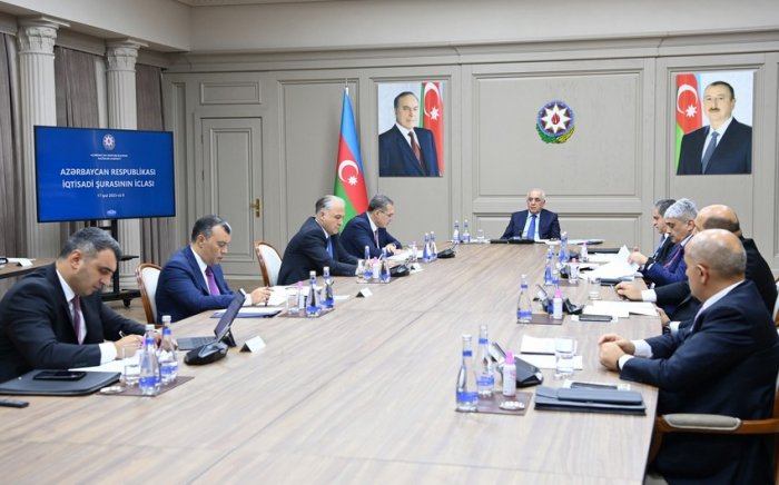    Əli Əsədovun rəhbərliyi ilə İqtisadi Şuranın iclası keçirilib   