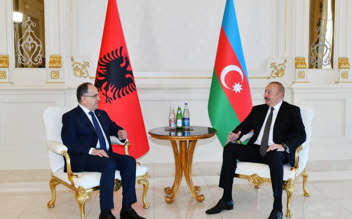   Comienza la reunión privada entre los presidentes de Azerbaiyán y Albania  