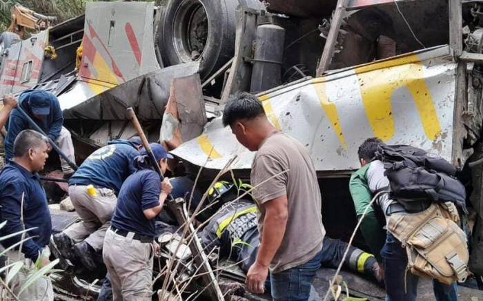 Meksikada avtobus qəzasında 29 nəfər öldü