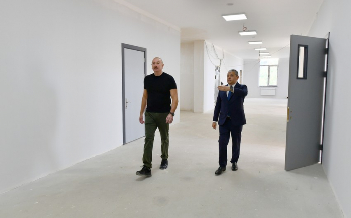   Prezident Şuşada məktəbin tikintisi ilə tanış olub -    FOTOLAR       

