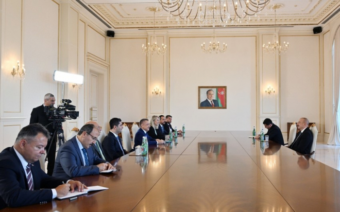  Ilham Aliyev recibió a funcionarios turcos 