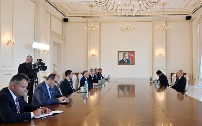    İlham Əliyev türkiyəli rəsmiləri qəbul etdi   