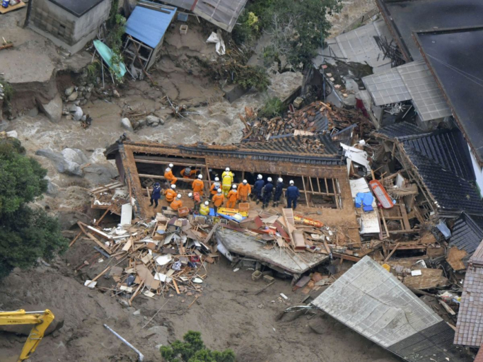 Japon : six morts et trois disparus après de fortes pluies dans le sud du pays