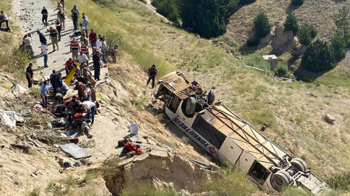    Türkiyədə yol qəzası:    3 ölü, 16 yaralı      