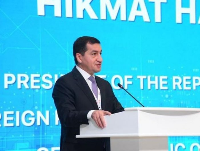      Prezident köməkçisi:    “Peşəkar jurnalistilər üçün imtiyazlar olmalıdır”  
   