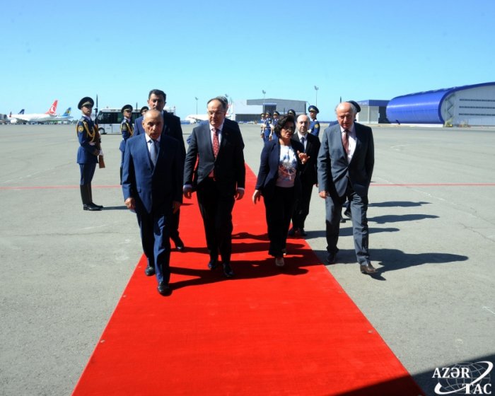    Albaniya Prezidenti Azərbaycana gəlib     
