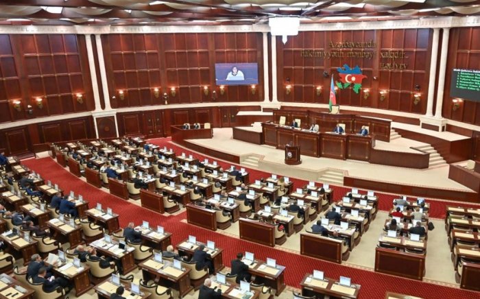 Deputatlar Laçın-Xankəndi yolu ilə bağlı açıq məktub yayıblar