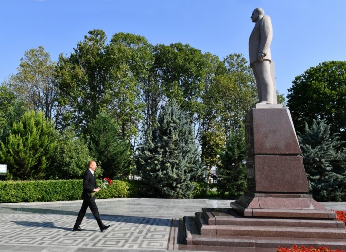    İlham Əliyev Qazaxdan Şəmkirə gedib   