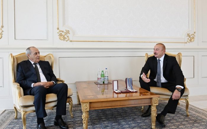    Rasim Balayev Prezidentə:    “Əsl Babək Sizsiniz!”      