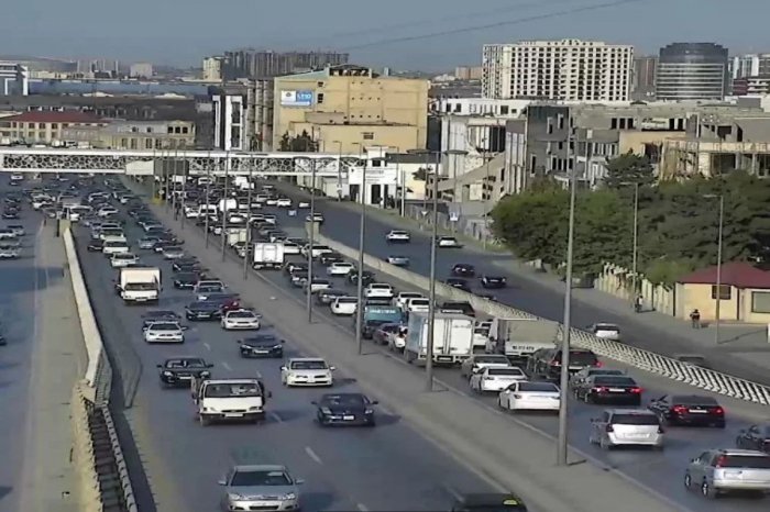Bakıda sıxlıq olan yollar açıqlanıb  
