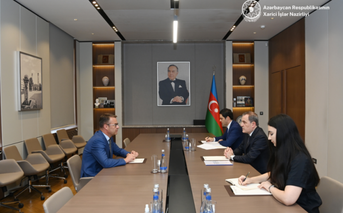   Aserbaidschans Außenminister trifft den scheidenden litauischen Botschafter  