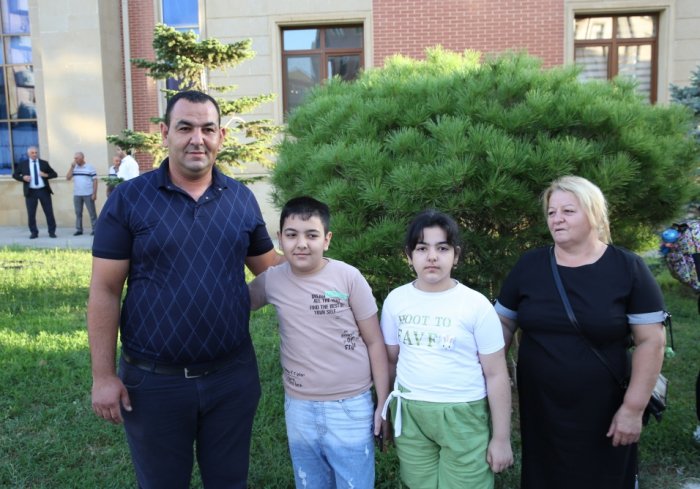    Daha bir neçə ailə Ağalıya yola salınıb   