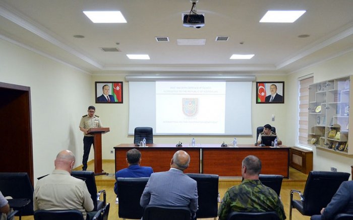 Hərbi attaşelər ermənilərin qanunsuz fəaliyyətləri barədə məlumatlandırılıb  
