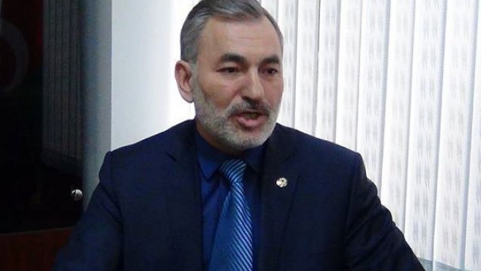    "Nemət Pənahlının maşını 1100 manat cəriməyə görə saxlanılıb"  
   