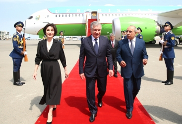  Presidente de Uzbekistán ha llegado a Azerbaiyán en visita de Estado 