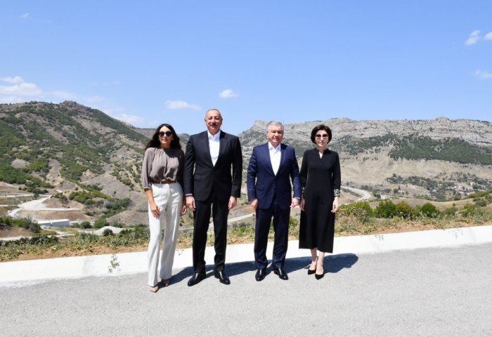  Les présidents azerbaïdjanais et ouzbek et leurs épouses effectuent une visite à Choucha - PHOTOS